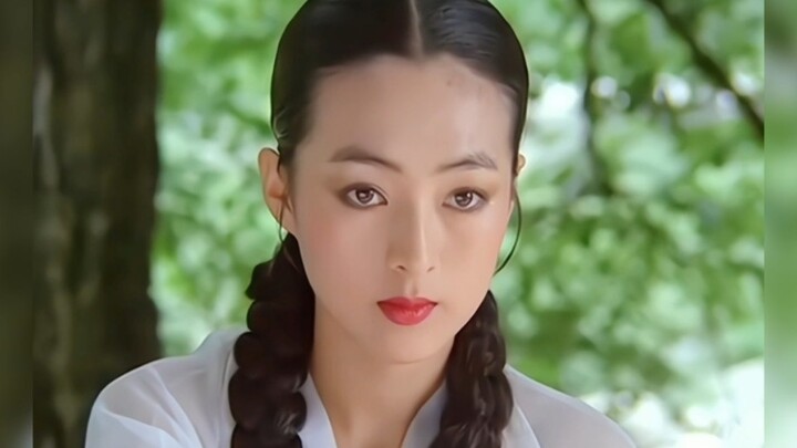 这古典气质堪称绝色佳人，真是他们国家女演员里独一份！好像就没见过有第二个类似感觉的女星。