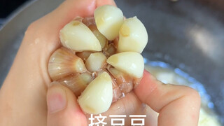大名鼎鼎的土豆泥拌面，吃上了，炫饭达人原来是嗦面菜鸟～