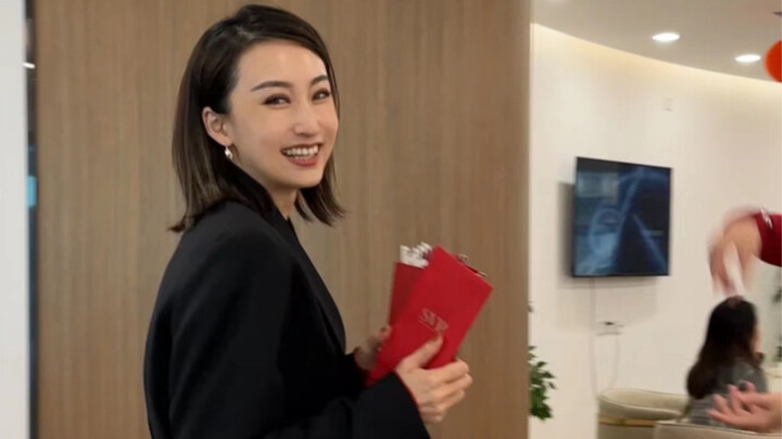 Người dì theo chủ nghĩa không kết hôn thật là “hoang dã”!