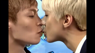 Tao rất thích thú với biểu cảm của Sehun và Yixing