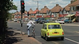 HOW TO Skip A Red Traffic Light The BEAN Way | Mr Bean Funny Clips | Classic Mr Bean