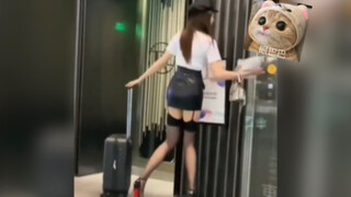 “Chỉ cần gặp một lần là yêu ngay? Hay chỉ vì sắc đẹp mà nảy sinh ý định?”