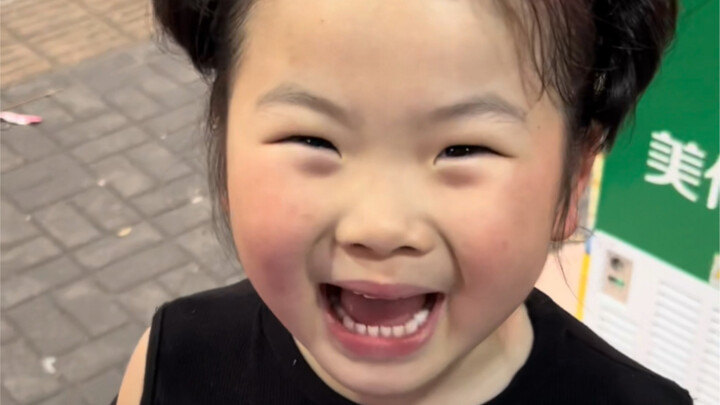 Nah, baju-baju yang tidak muat lagi ini akhirnya sudah ada tempatnya.