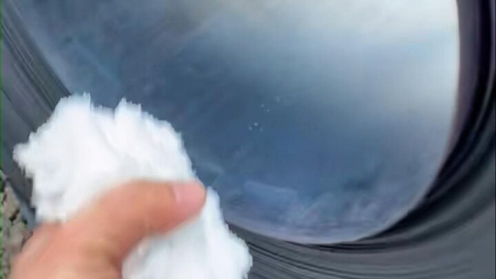 ทำไมถึงห้ามจับม้วนเหล็กข้างถนนโดยไม่คิด?