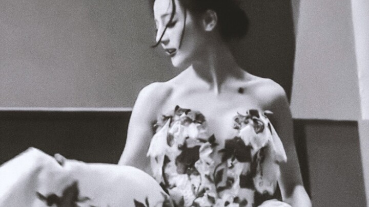 This face and body are straight-up murderous! [Dilraba Dilmurat] The red-carpet queen of Chinese ent