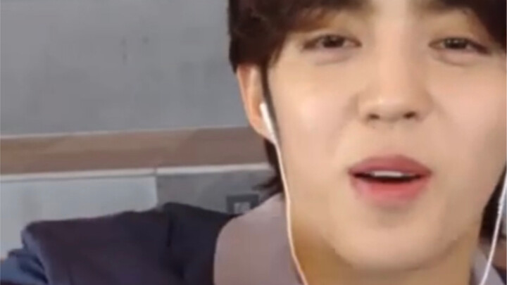 [Choi Seungcheol] 230319 Autograph Session: Caught tricking the little pig, with a bit of "Cheol-han