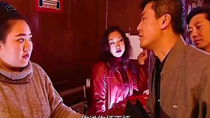 The director brought people to arrest the whistleblower, but was completely dumbfounded upon seeing 