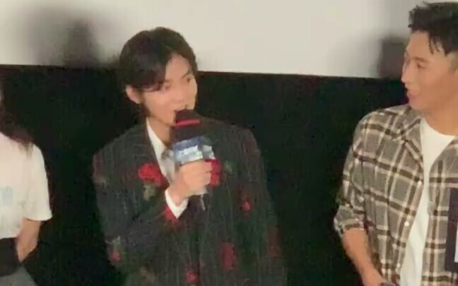 Lu Han sings “The End of the World” a cappella — so beautiful it’ll make you cry, right?