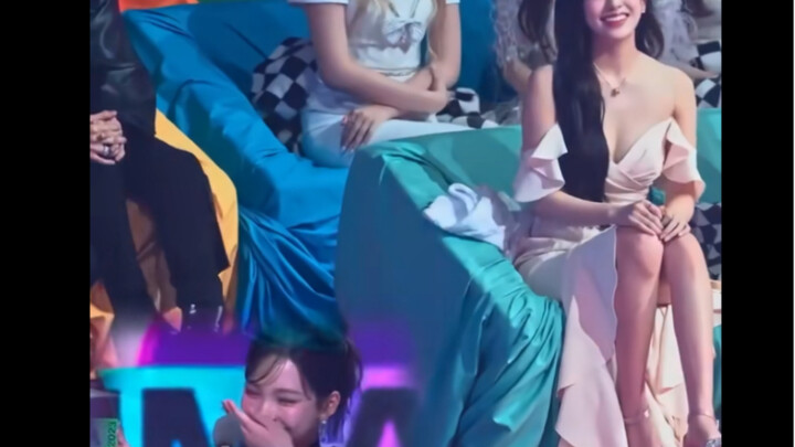 คุณเรแอกชันฉัน อึนวอนยอง ฉันเรแอกชันคุณ ยูจีมิน