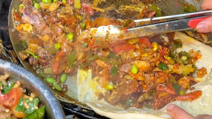 Xuzhou’s massive mega wrap: 8 kinds of meat and over 20 veggies all stuffed into one wrap—for just 2