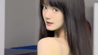 只会杀球的羽毛球女生