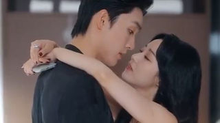 Ditinggal keluarga, Saya tidur dengan tunangan CEO kakak saya,dia jatuh cinta dan menikahiku