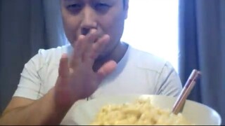ASMR EATING SOUNDS - MACARONI AND CHEESE 2016│REQUEST RIPPSTARR