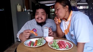 #คลิปแกล้งแม่  #แข่งกินลูกชิ้น ใครจะชนะ!!