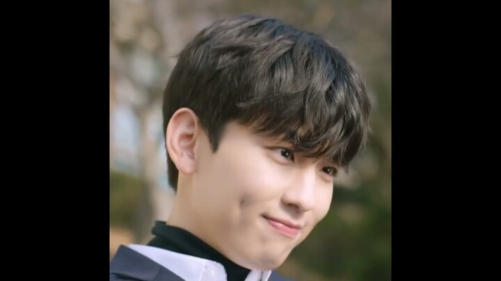 Tried to save her from jealous boyfriend kdrama bemyboyfriend webdrama leeshiwoo imsungkyun