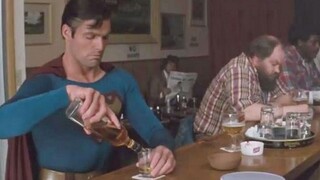 Những người khác trở nên độc ác và phá hủy thế giới, nhưng Superman lại trở nên độc ác và say xỉn và