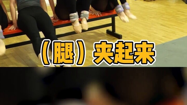 ไม้กลองในมือครูสอนเต้นมีประโยชน์กี่อย่าง?