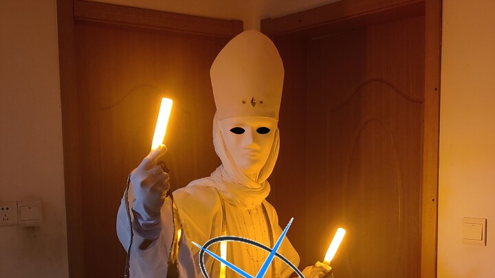 Vị linh mục vô danh đã vẫy cây gậy phát sáng của mình vào một đêm khi việc nhảy múa không được phép