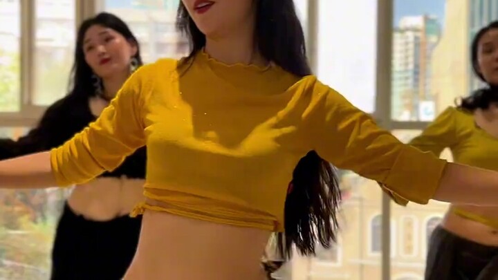 133. 生完孩子后跳舞都变得温柔了#露仔与旭峰的日常 #露仔 #露仔肚皮舞