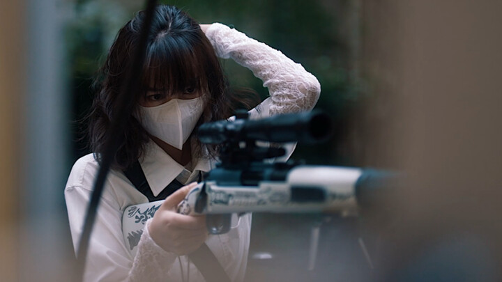A cute schoolgirl teaches you how to shoot guns