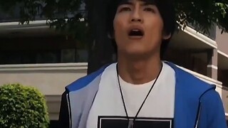 Cảnh quay thế giới ngầm "đảo ngược" hài hước của Ultraman