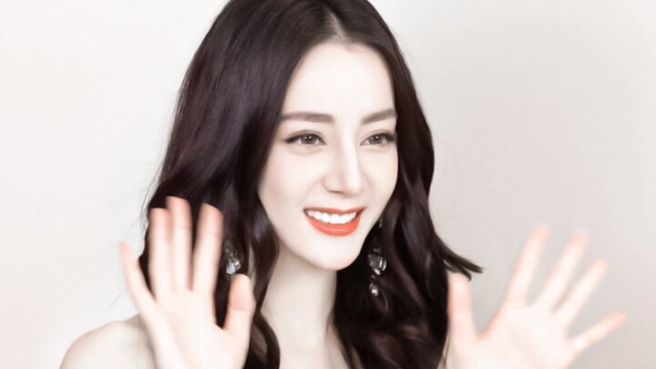 Dilireba โยกตัวและสัมผัสพรม