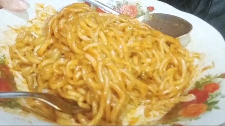 Asmr mukbang gekikara ramen goreng