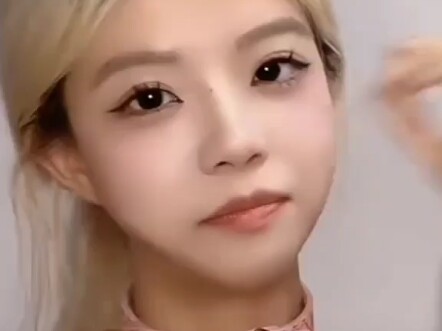 نان نان جيانغ سلسلة وردية مع عيون بيضاء