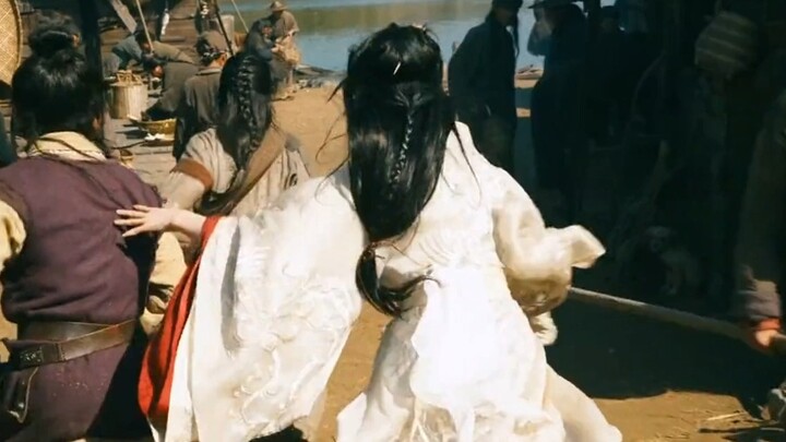 "Công chúa đang chạy trốn" không quay đầu lại mỗi bước, không kiệt sức và không ngã. Khi các nữ anh 