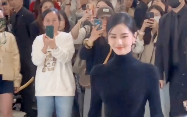 这个女人真美