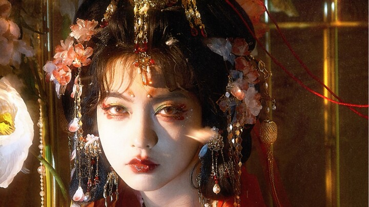 “Đồ sưu tầm từ phương Đông gì cơ?” “…Các người, đừng nhầm lẫn chủ vị đấy.”