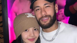 Neymar and Lisa's photo together... Internationally, we still have to look to Lisa