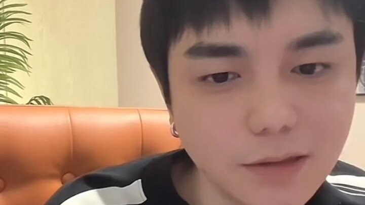 “Lý Uy trả lời vì sao không sử dụng giáp Hình Thiên”