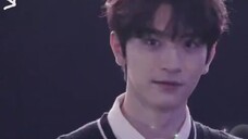 มันยากที่จะไม่รักนักเรียนมัธยมปลายชายคนนี้! - [Lin Yi] ถ่ายหนังโปรโมทเกาหลีเรื่องข้าวดิบ