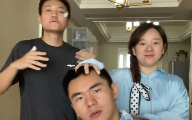 来个高颜值变装