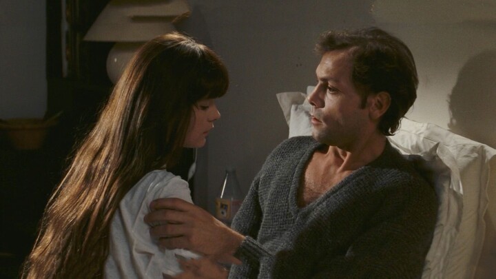 荒唐的不伦之恋，女孩爱上自己的养父，每天都想和他打扑克！伦理电影《不伦之恋》