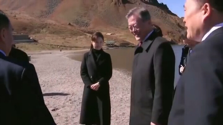 文在寅和金正恩一起游玩白头山！