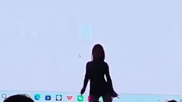 كم من الزملاء الأصغر سناً في الجمهور سيصابون بالجنون بسبب هذا؟