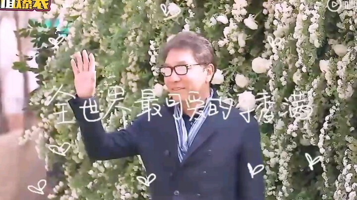 Video dukungan ulang tahun untuk Pak Lee Soo-man yang dibuat oleh penggemar Zhong Chenle! Sungguh me