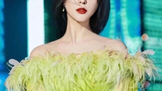 Trời ơi! Mặt mộc bị nhầm là trang điểm kỹ lưỡng! Khiến thợ trang điểm cũng phải thất nghiệp luôn!