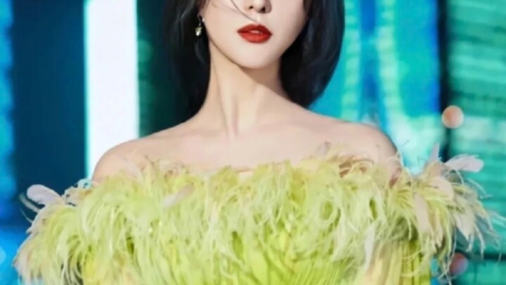 卧槽！素颜被误会上完全妆！让化妆师都失业了！