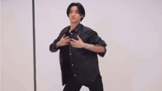 《任 昌 均 制 霸 女 团》