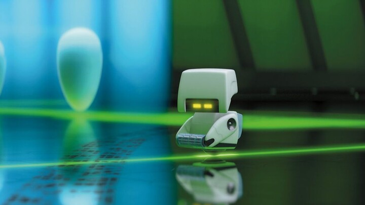 Mysophobic + obsessive-compulsive robot MO (Maomao) | WALL·E