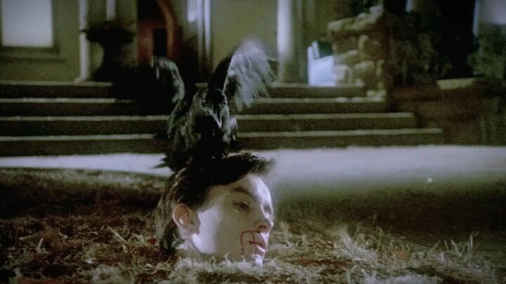 Stealing corpses, dancing, beheading under the moon