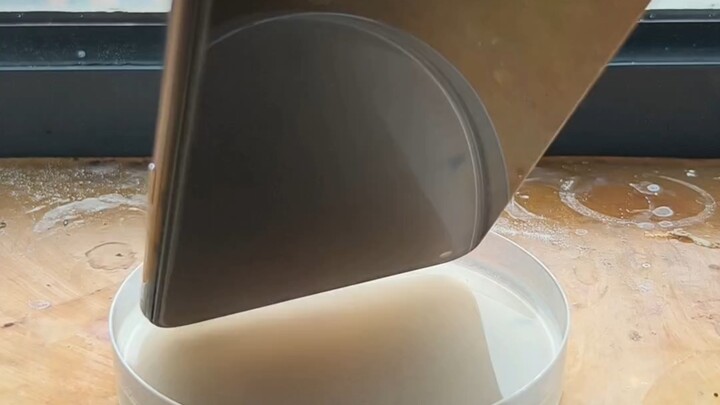 Are there really more bacteria on a phone screen than on a toilet seat?