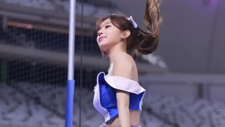 Cute, right? Whether it’s the strikeout dance or Lee Ju-geun herself, she always brings something fr