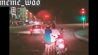 mấy đứa chân ngắn khi dừng đèn đỏ kiểu