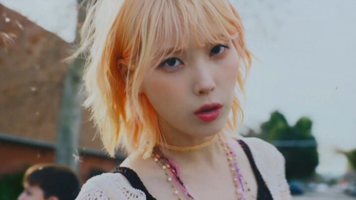 IU's new song "Holssi Spore" MV released