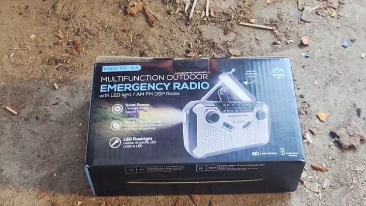 Apocalyptic Wasteland Gadget: Emergency Radio