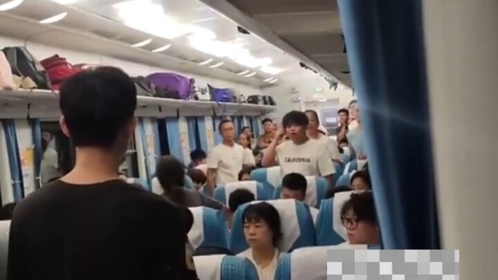 A Debate on the Train: Why Did Young People’s Discussion of China’s Current Situation Spark a Fierce